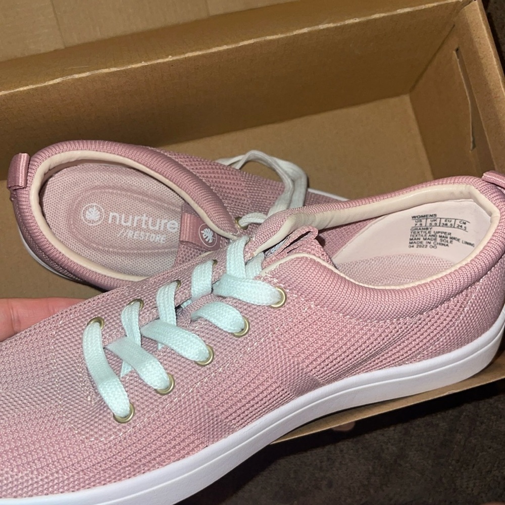 New Nurture shoes
Pink
Size 7.5 in women’s